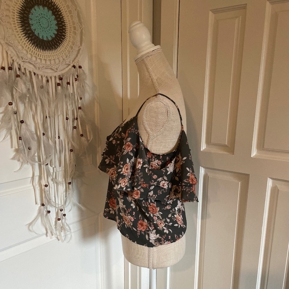 Forever 21 Off-Shoulder Floral Ruffle Crop Top with Adjustable Straps – Size S - Picture 4 of 13